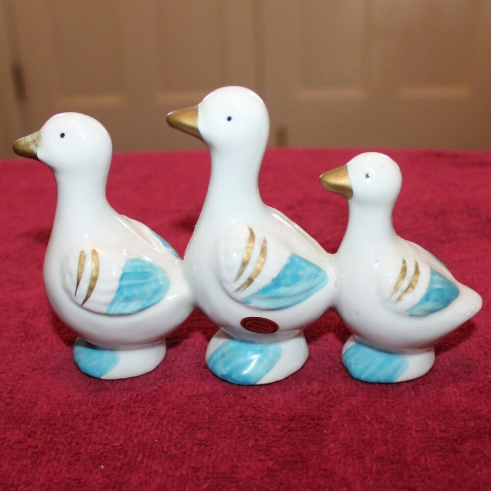 Vintage Set of 3 White Ducks Ceramic Figurine